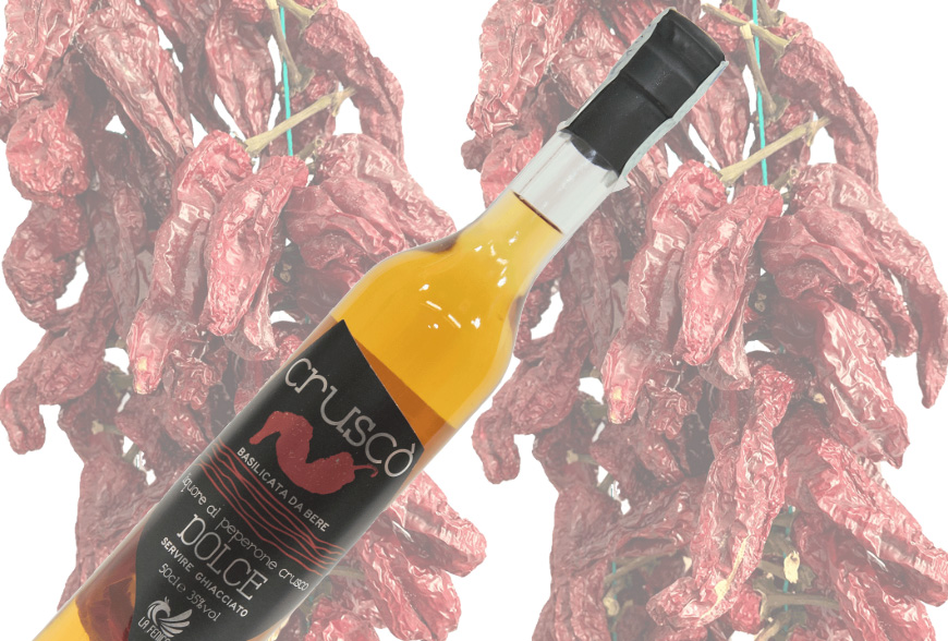 Liquore al peperone crusco, autentica tradizione Cibi Lucani Blog Liquore al peperone crusco, autentica tradizione Cibi Lucani Blog