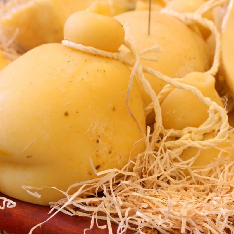 Caciocavallo Lucano intero