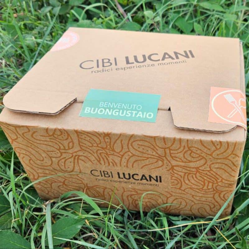 scatola-regalo-natale-2024-cibi-lucani